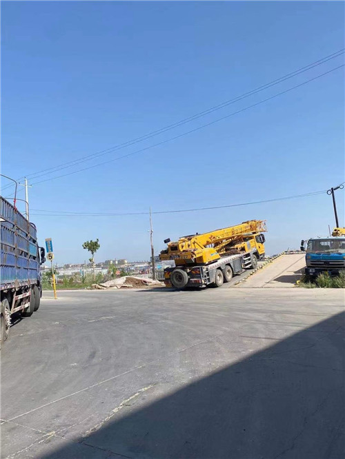 康县25吨吊车的租赁价格大概是多少？