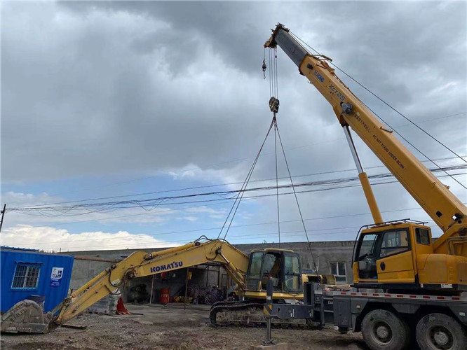 康县25吨吊车的工作半径是多少？