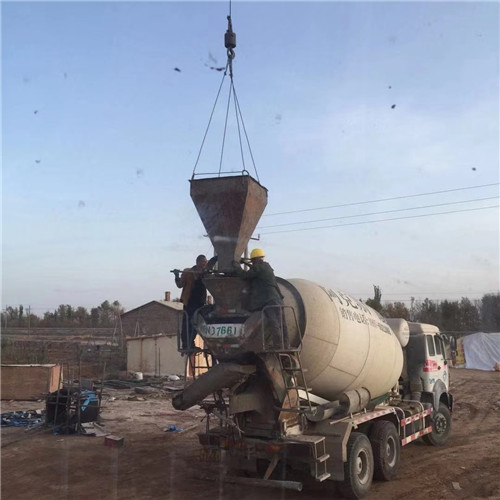 康县“精准瞄准”—— 吊车的 “定位导航” 技术