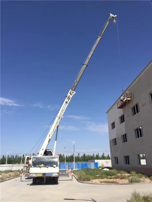 康县“轻装强干”—— 吊车的 “轻量化臂架” 技术