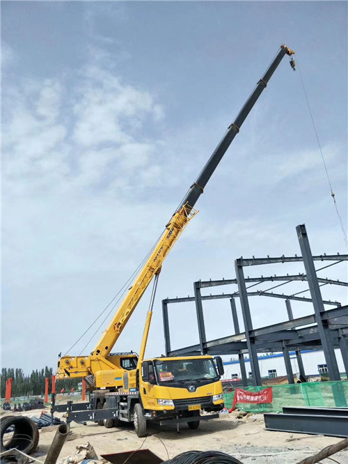 康县超高层建筑钢结构吊装案例